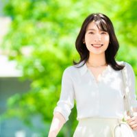 サンダル通勤はOK？知っておきたい「夏のオフィスの身だしなみ」
