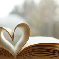 英語「with an open heart」の意味って？