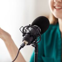 英語「at a steady pace」の意味って？