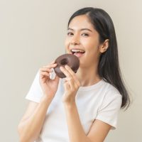 「元気づける」を英語で言うと？