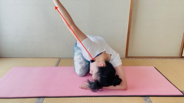 巻き肩改善ピラティス