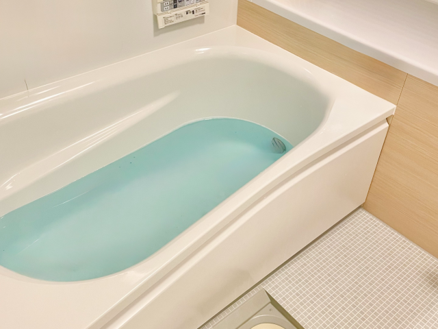 お湯を入れた浴槽