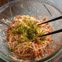 茹でて和えるだけ！ボウルのまま食べる「キムマヨそうめん」の作り方