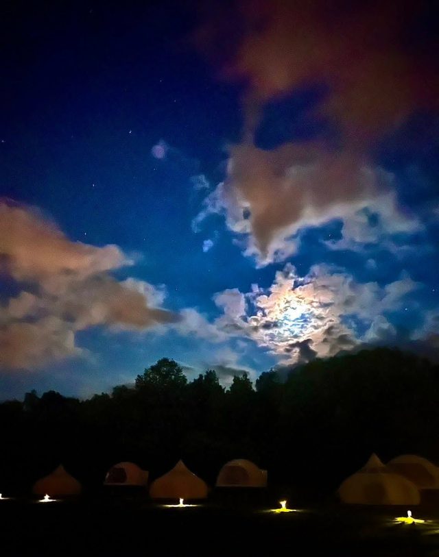暗い空