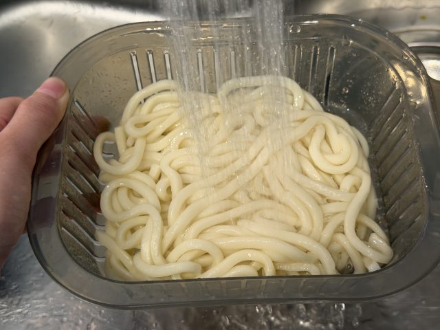 うどんをほぐす