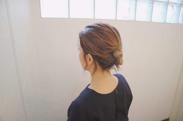「襟足すっきり」お団子ヘアアレンジ