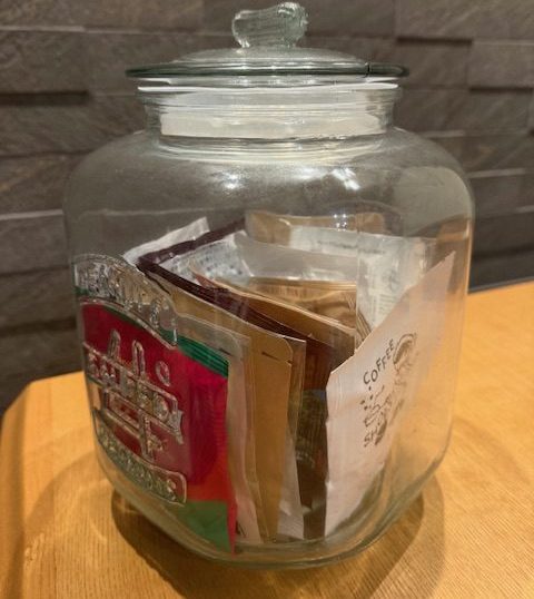 コーヒーをいれた瓶