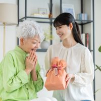 「長生きしてね」は避ける？敬老の日に贈りたい好印象なことば