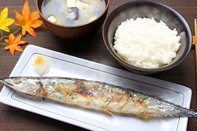 サンマとご飯