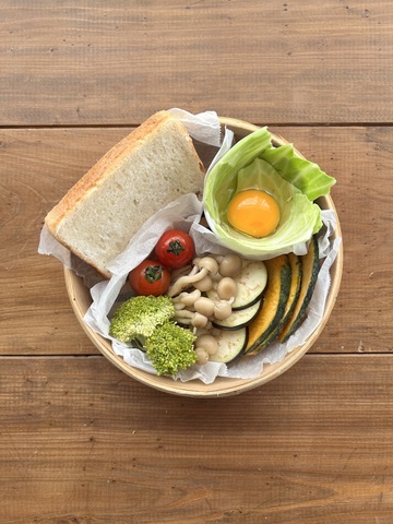 食パンをいれたせいろ