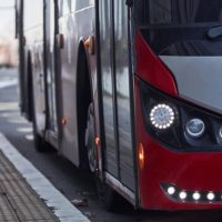 「バス停」を英語で言うと？