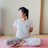 朝3分でストレートネック対策！ガチガチ首をほぐす簡単ストレッチ