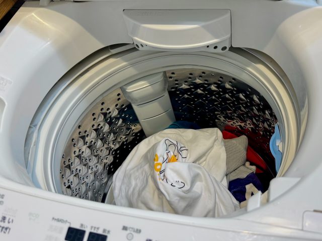 洗濯機の中の洗濯物