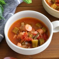 冷たい麺に飽きたら！トマトとオクラの具だくさんスープ