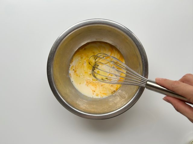 ボウルと泡だて器