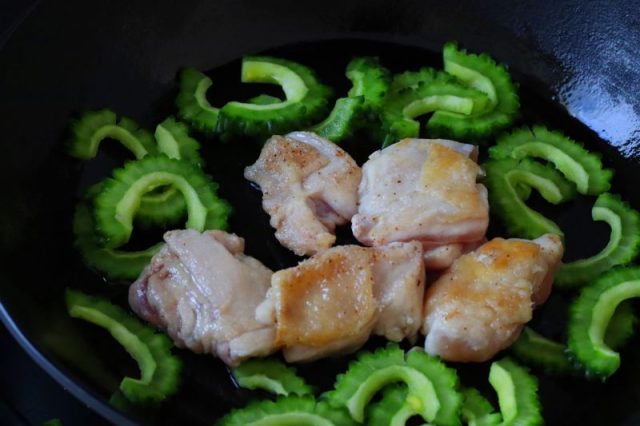 鶏肉とゴーヤ