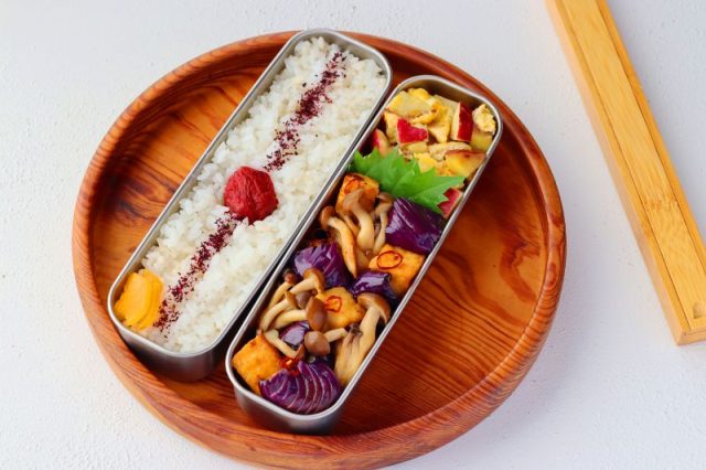 「厚揚げと茄子の照り焼き」「おいもバター卵」2品弁当