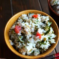 炊飯器で簡単！冷めてもおいしい「梅とわかめの炊き込みご飯」の作り方