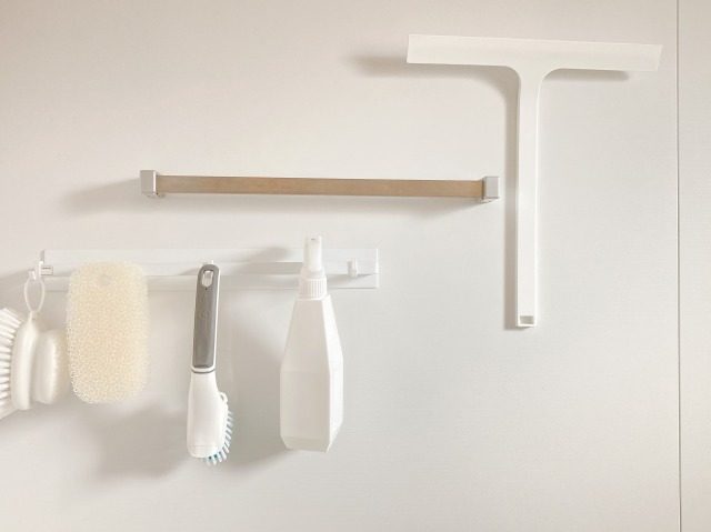綺麗に並ぶ掃除道具