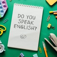YesterdayやVeryをどこに置く？英語の「副詞」基本ルール4つ