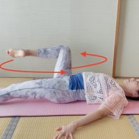 寝ながらスッキリ！ガチガチの「腰・お尻」をほぐす簡単エクササイズ