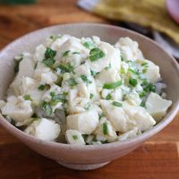 夏バテ気味の朝に！5分で和えるだけ「ねぎ塩豆腐のっけごはん」