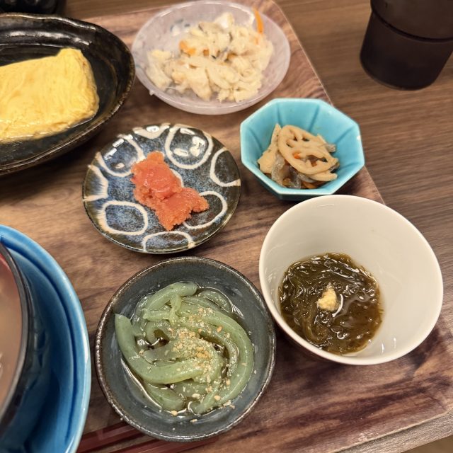 朝定食の小鉢料理
