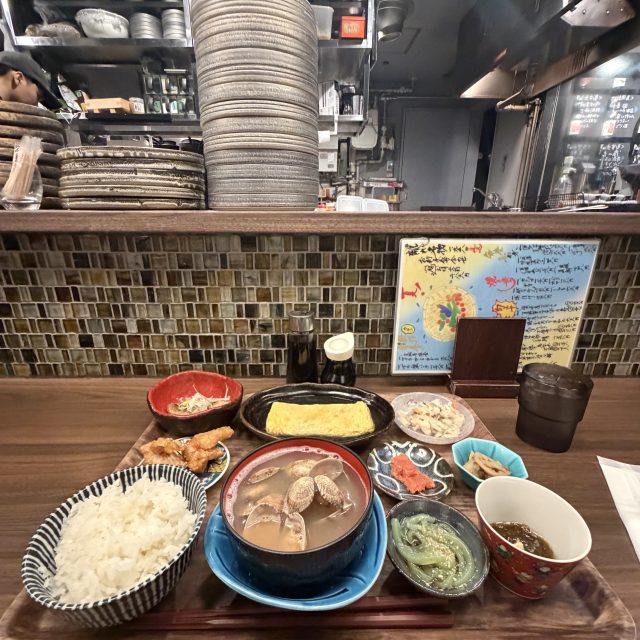 角打ち 小野の離れ 店内席と朝定食