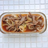 冷凍できて便利！温めてご飯にかけるだけ『牛丼の素』の作り置き