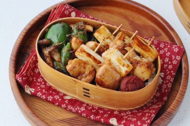 「焼き鳥串」「エリンギとピーマンのおかか和え」