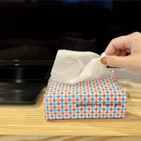 テレビ画面にティッシュはNG？掃除のプロが教える正しいお手入れ方法