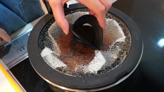 蓋をした鍋