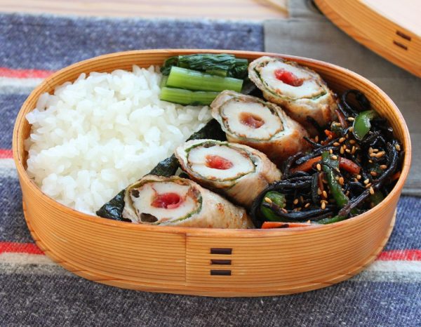 梅ちくわの肉巻き