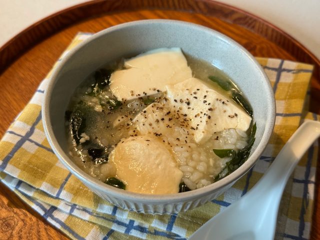豆腐とわかめの中華風雑炊