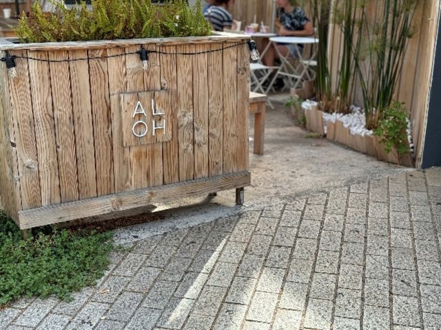 ALOH Health Bar & Café外観