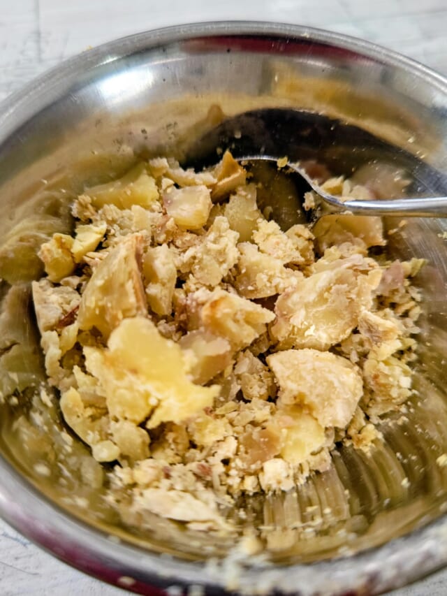 茹でた栗
