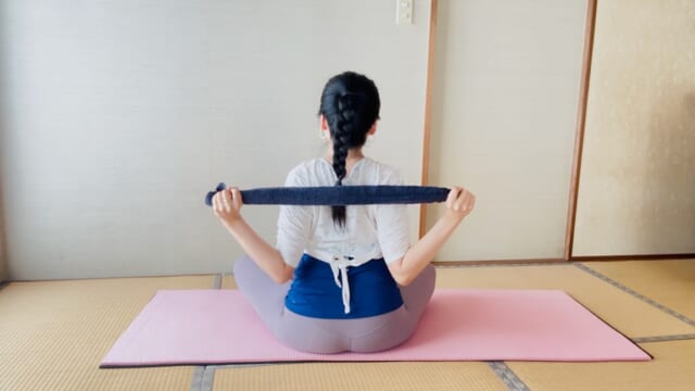 「二の腕・肩まわり」をほぐすピラティス