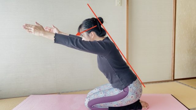 「背中」引き締めピラティスNG例