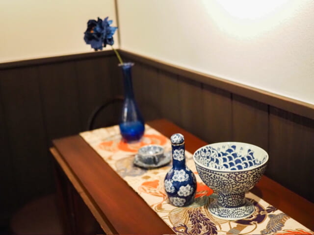 店内に飾られた器