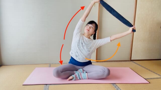 「二の腕・肩まわり」をほぐすピラティス