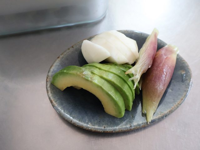 アボカド、みょうが、かぶ