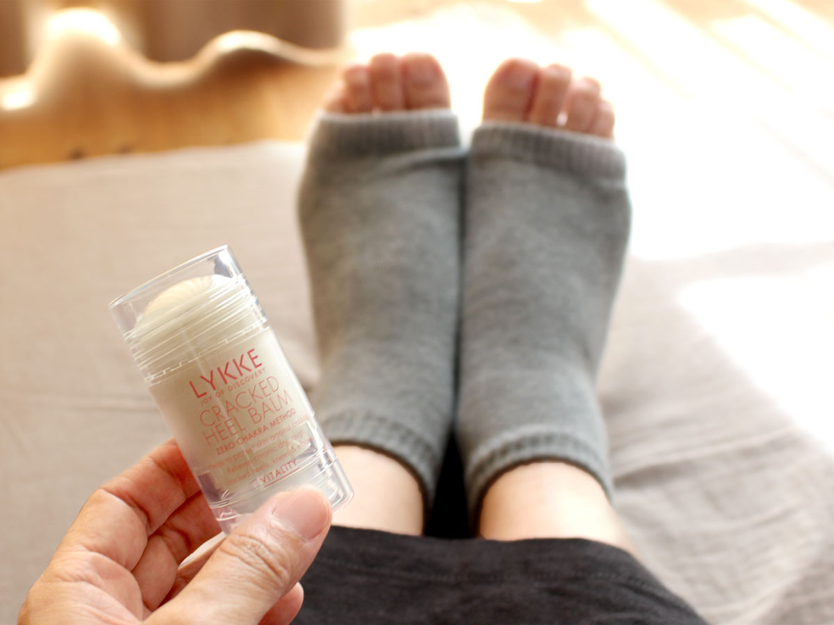 ガサガサかかとがしっとり。コンビで使って集中保湿「リュッケのバーム＆靴下」