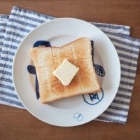 いつもの食パン、どう食べる？朝ごはんが楽しみになる3人の工夫